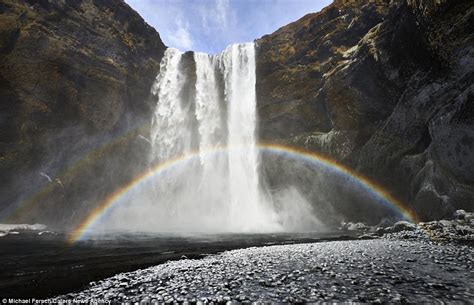 Stunning Photos Of Iceland Include Rainbow Appearing Over Laugavegur