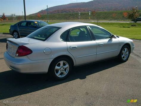 2002 Silver Frost Metallic Ford Taurus Ses 20452002 Photo 4