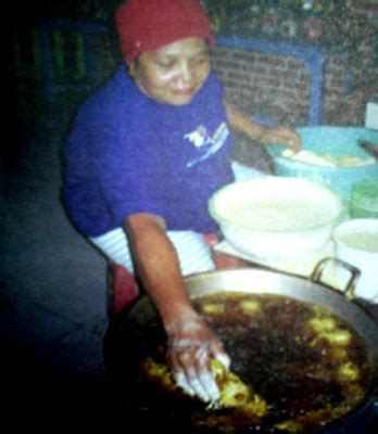 Kaidah tangan kanan pada kawat lurus menghasilkan arah medan magnet. Open Minda: Kisah Benar Goreng Pisang Guna Tangan