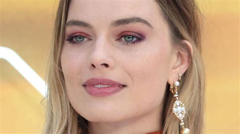 Once Upon A Time In Hollywood Star Margot Robbie Says She Had Sex On A Jetski Au