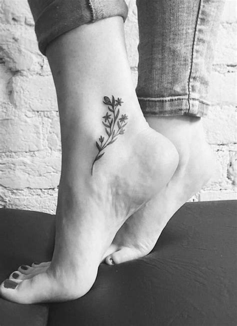Small tattoos are way more popular than large size tattoos. Pin by KayLena Davis on Tattoos | Small girl tattoos ...