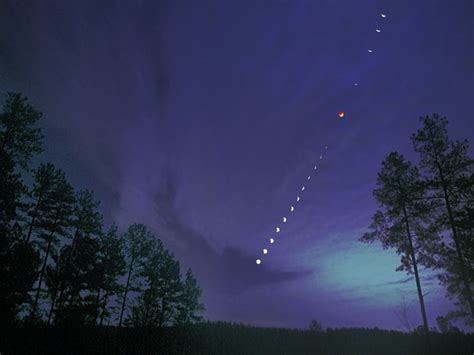 Apod 2007 August 26 A Total Lunar Eclipse Over North Carolina