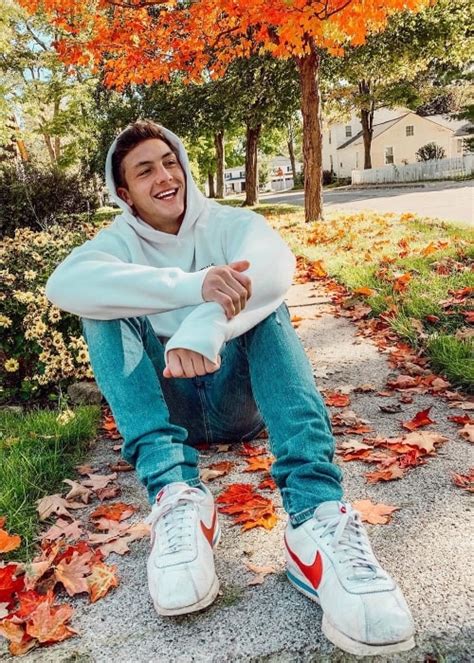 See full list on healthyceleb.com Josh Brueckner Height, Weight, Age, Body Statistics ...