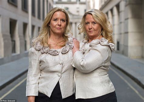 Incredible Portraits Of Identical Twins Capture Their Differences Twins Color Photography