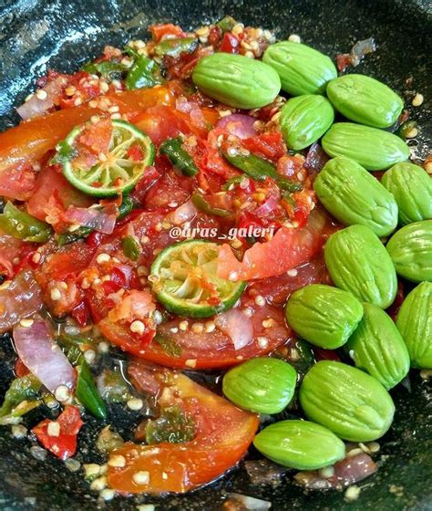 Sebut saja sambal bajak, sambal terasi, sambal mentah, ijo,. Resep Sambal Dadak Atau Sambal mentah | Resep untuk dicoba ...