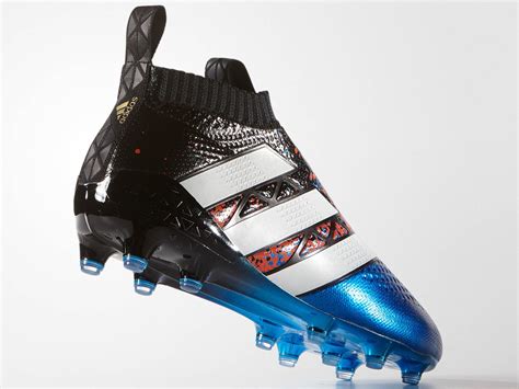 Born out of a small town in bavaria, germany in 1924, adidas has grown to become on the of the leading sportswear brands across the world. Umwerfende Adidas Ace 16+ PureControl Paris Pack ...
