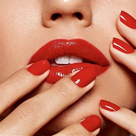 Pin By Eleanor Hayes On Beauty Lips 5 In 2020 Red Nails Red