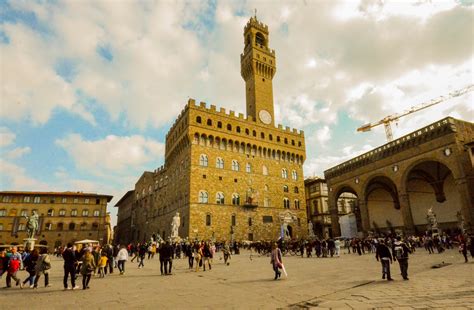 Entrance tickets currently cost $25.88, while a popular guided tour starts around $3.70 per person. Italy-Firenze-Palazzo Vecchio day - Snippets of Suri