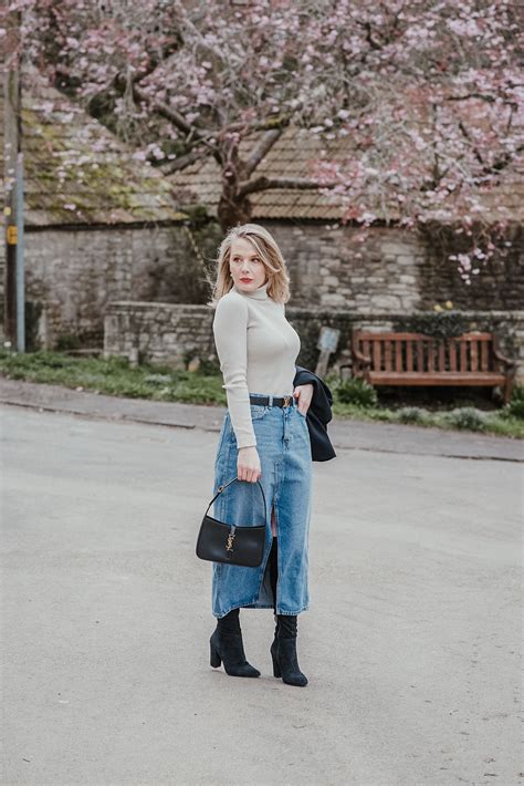 How To Dress Up A Denim Maxi Skirt With Boots Ford La Femme