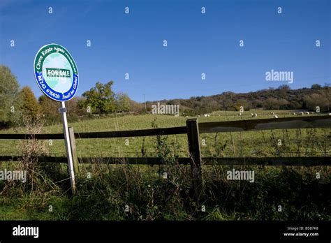 For Sale Sign Farm Land Uk Hi Res Stock Photography And Images Alamy