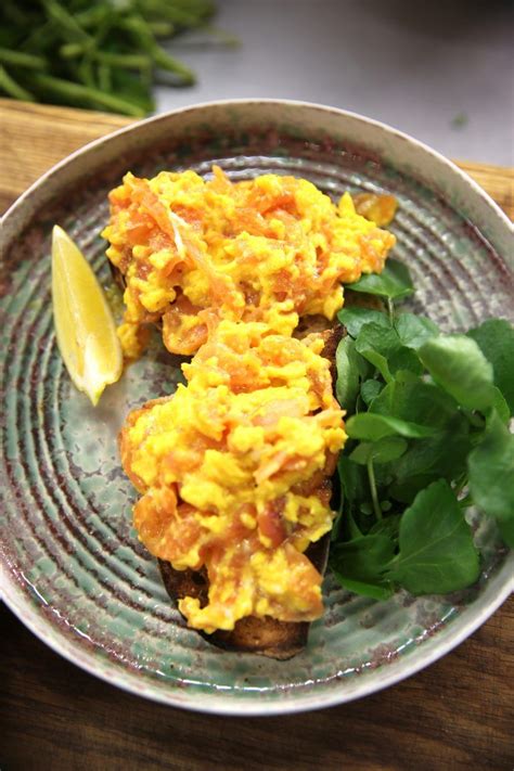 Create a really special dish with smoked salmon, scrambled eggs and a pinch of delicate onion chives. Smoked Salmon with Scrambled Eggs and Toasted Sourdough ...