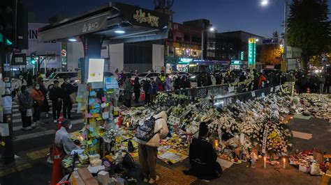 Itaewon Goes Quiet After Deadly Crowd Crush In Seoul South Korea The New York Times