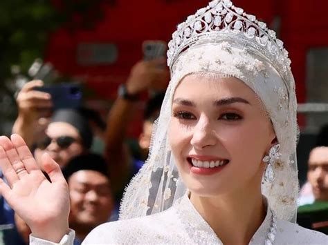 Prince Mateen Of Brunei Marries Commoner Anisha Rosnah In Lavish Ceremony The Courier Mail