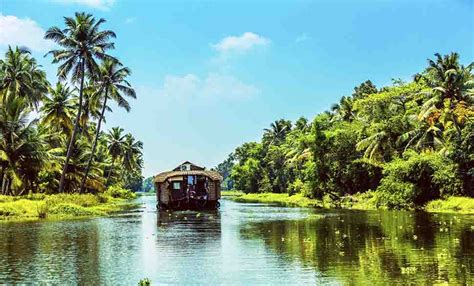 Top 10 Most Beautiful Tourist Places That You Must Visit In Kerala