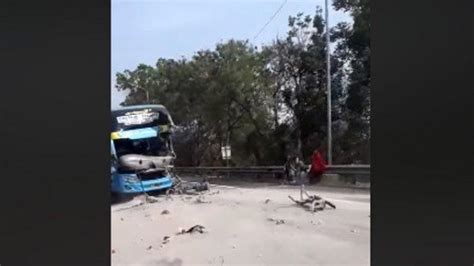 Video Detik Detik Setelah Kecelakaan Tol Cipularang Hari Ini Tribun