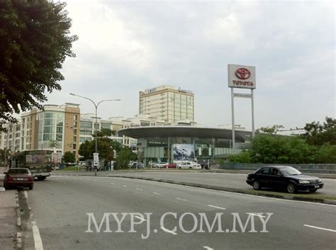 After sales manager opening hour: Toyota Showroom & Service Centre in Section 19 | My ...