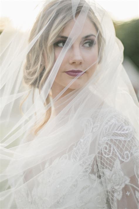 Bridal Portrait With Veil Photography Allison Kuhn Photography