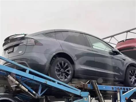 Tesla Model X Plaids Spotted In Toronto To Kick Off The First Canadian