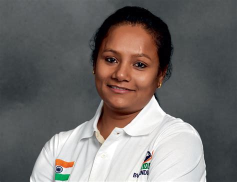 Arunima sinha lost her leg when some dacoits pushed her out of a moving train. Arunima Sinha - World's First Female Amputee to Climb ...