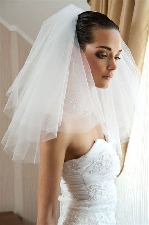 Wedding gown with detachable sleeves. Complete Wedding Veils Guide: All There Is To Know About A ...