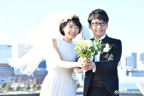 明星 电影 电视剧 韩娱 美图 网络红人 热门排行 音乐 综艺. 新垣结衣发文宣布结婚退社 今后独立开展演艺工作|星野源|新垣结衣_新浪娱乐_新浪网
