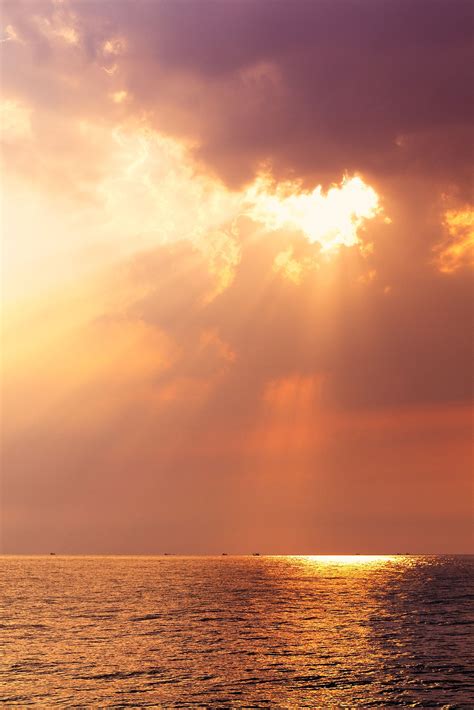 Stunning Sunrise Over The Sea - Stunning sunrise over the ...