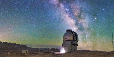 Gambar gunung dengan warna lembut. Pemandangan Langit Biru Malam - Gambar Terbaru HD