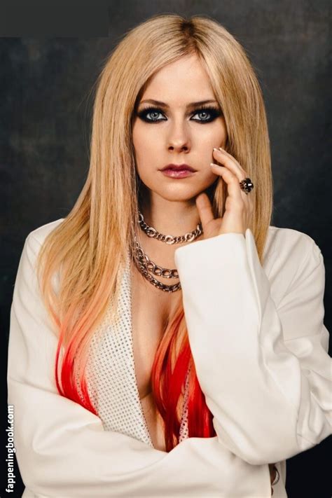 Avril Lavigne Nude The Fappening Photo 2759118 Fappeningbook