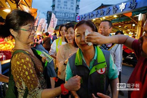 游錫堃夫人楊寶玉 揮汗掃街 政治 中時