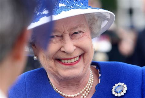 Queen Elizabeth Laughing Queen Elizabeth Ii British Royal Families