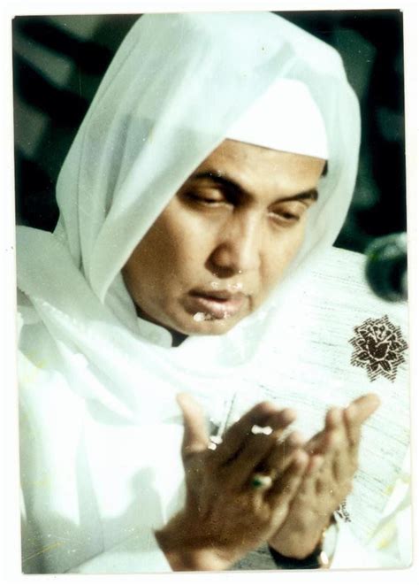 Dia dikenal sebagai pemimpin pondok assalafi al fithrah, di jalan kedinding surabaya utara. Ijazah Kh Asrori - Soal Sekolah