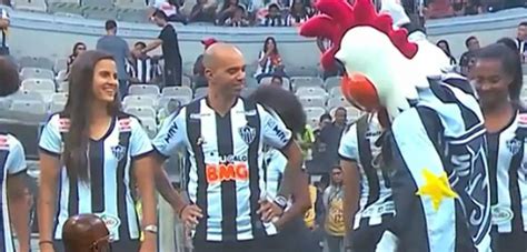 Atlético clube goianiense, goiânia, brazil. Após assediar jogadora, mascote do clube Atlético será ...