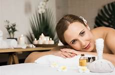 spa masaje mujer massaggio donna recibiendo receiving benessere