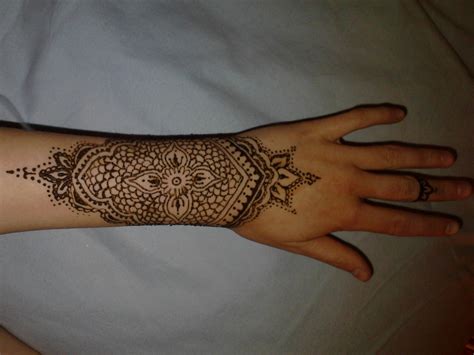 #lotus #lotus flower #henna tattoo #henna #black and white #flower #sharpie #good vibes #drawing #my art #artists on tumblr #art. Wrist Henna · A Henna Tattoo · Creation by Louise A.