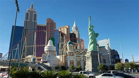 Fotografie Streicheln Handgelenk Achtbaan Op Wolkenkrabber Las Vegas