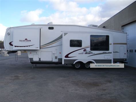 Forest river cedar creek silverback. 2006 Forest River - Cedar Creek 33lbhts Silverback