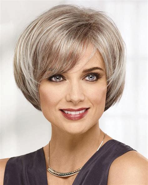 Chic Short Bob Wigs With Face Framing Sides And A Rounded Silhouette