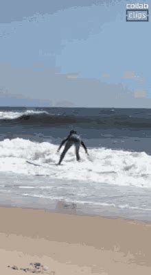 Surfing Fail Surfer Gif Surfing Fail Surfer Slipped Discover