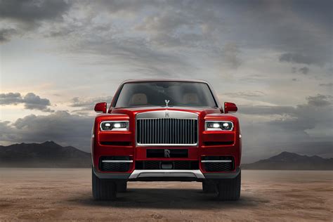 Today i'm reviewing the cullinan black badge and i'm going to show you all around the ultimate suv. photo ROLLS-ROYCE CULLINAN SUV 2020 - Motorlegend.com