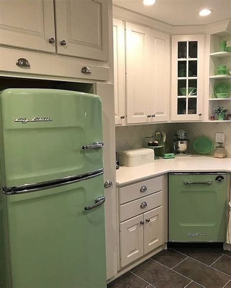 Amazing european green kitchen appliances for 2018. Renew Your Kitchen with These Green Appliances | Big chill ...
