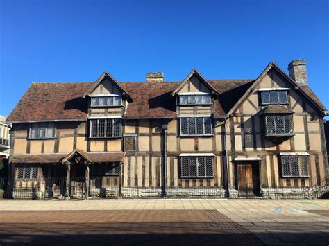Then And Now Photos Of The Birthplace Of William Shakespeare In 1850
