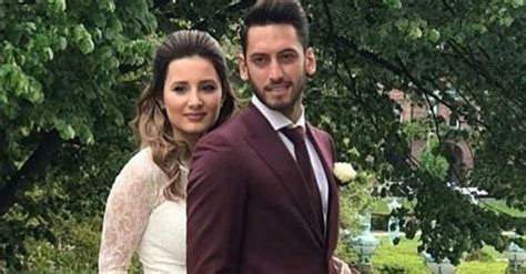Yazışmada kenan sofuoğlu, hakan çalhanoğlu'na hakan kardeşim, ben kenan sofuoğlu. Sinem Çalhanoğlu'ndan eşi Hakan Çalhanoğlu'na yanıt ...