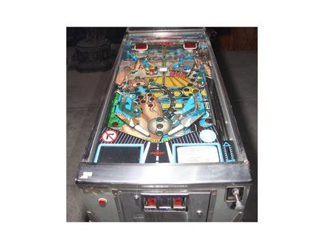 Visita y8.com y únete a la comunidad de jugadores ahora. Máquina recreativa, años 80. Juego "trailer"