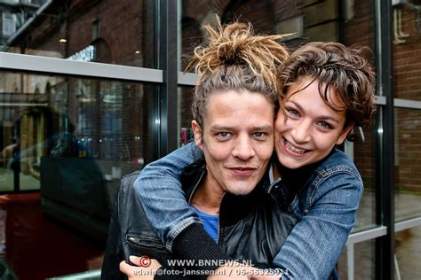 Eva van de wijdeven tygo. Persviewing het Schnitzelparadijs | Fotopersburo Edwin Janssen