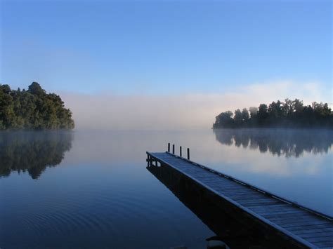 File:Lake mapourika NZ.jpeg - Wikipedia