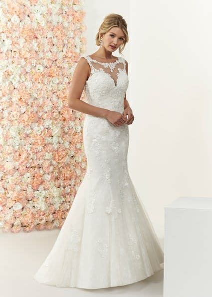 Rachael By Romantica A Gorgeous Fit And Flare Wedding Dress With A