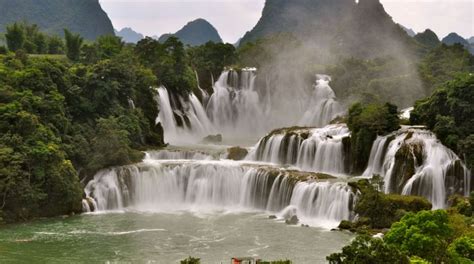 Top 10 Biggest Waterfalls In The World With Details