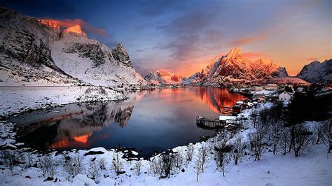雪、 ライト、 漁村、 村、 ヨーロッパ、 レインフィヨルド、 レインフィヨルド、 ノルウェー、 ロフォーテン諸島、 フィヨルド、 レイン