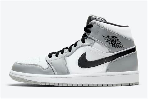 The clean hue comprises its. 554724-092 Air Jordan 1 Mid Light Smoke Grey 2020 For Sale
