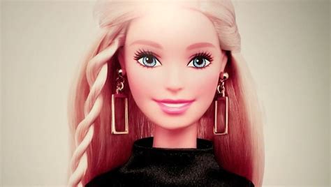 El Nombre Completo De Barbie Es Barbara Millicent Roberts Vandal Random